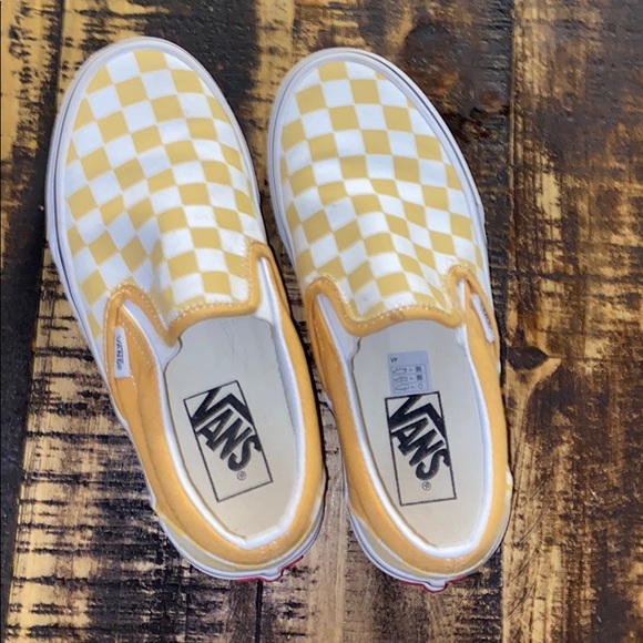 Vans Other - Vans size 4 excellent condition